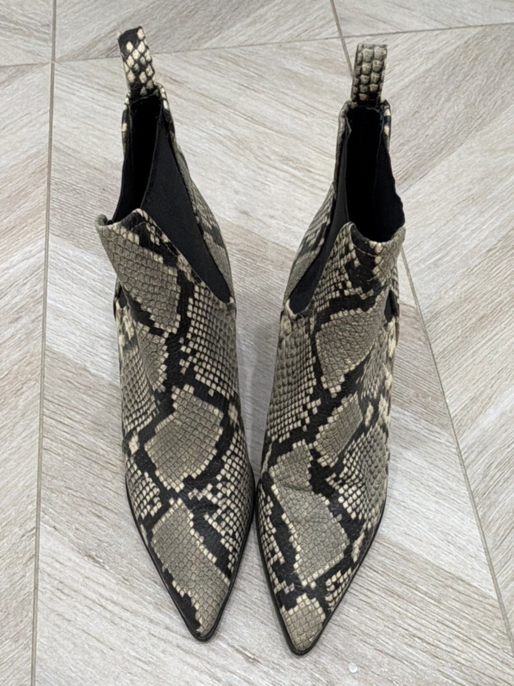ZARA Woman Chelsea Ankle Boots US 9 EU 40 Snakeskin Print Stiletto Pointed Toe